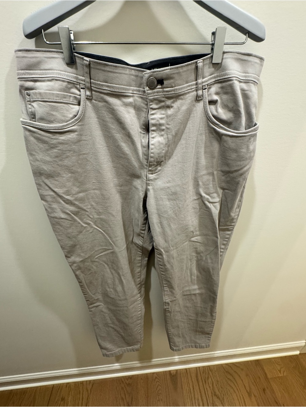 Calvin Klein Men’s Gray Slim Fit Jeans 36×32 – Infinite Flex Waist